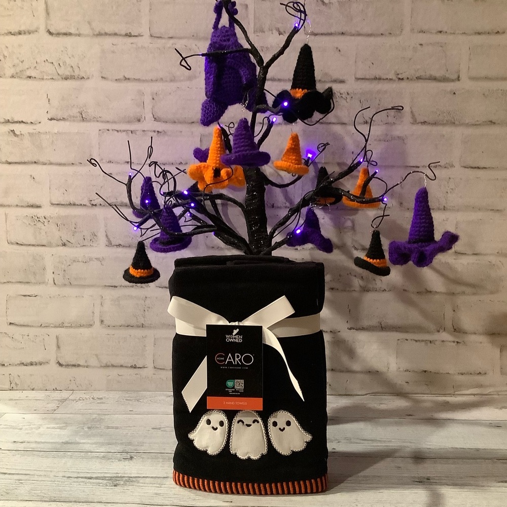 CARO HOME 2pk 16×28 Velour Happy Ghosts Hand Towels